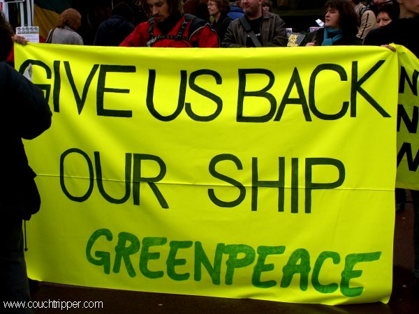 2007-02-24-trident-greenpeace.jpg